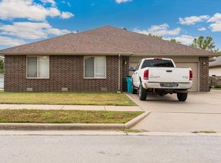 2432 W Deerfield St, Springfield, MO 65807