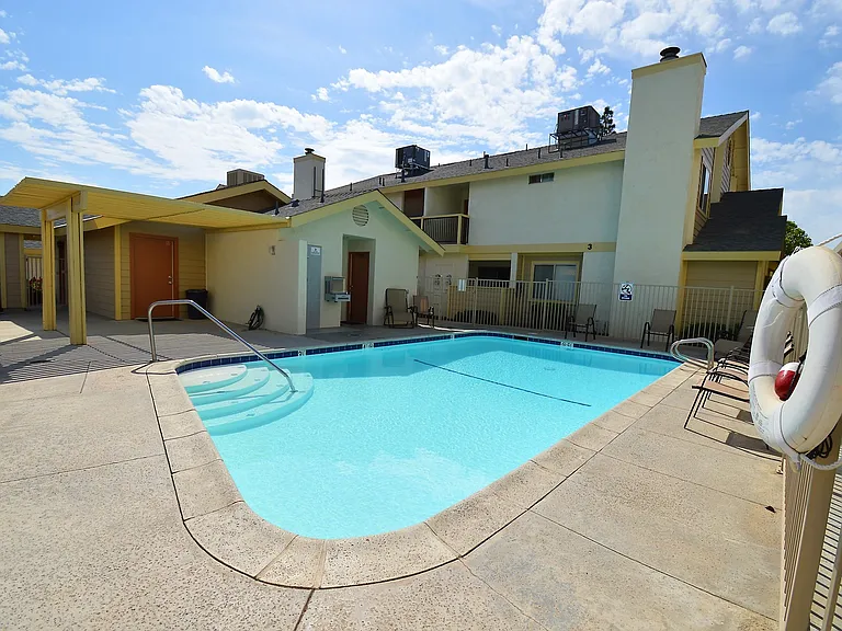 Panorama Pines Apartments — Photo 10