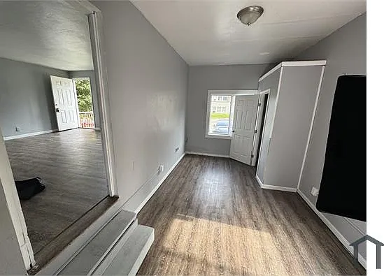 3 bed, 1080 sqft, $1,300 — Photo 1