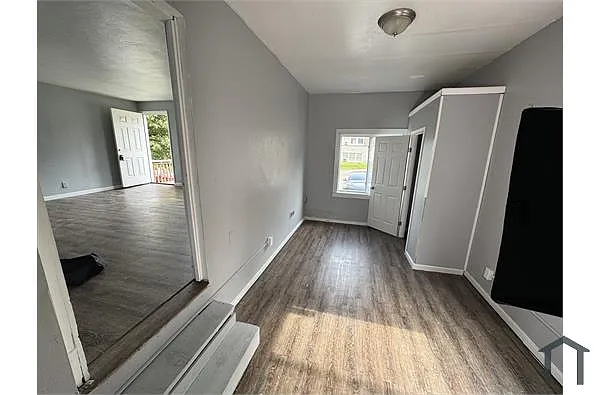 531 Chambers Rd photo 1