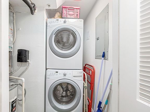3rd image of 1302 Highway 98 APT 3C