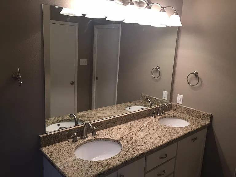 2329 Lotus Ave — Photo 1