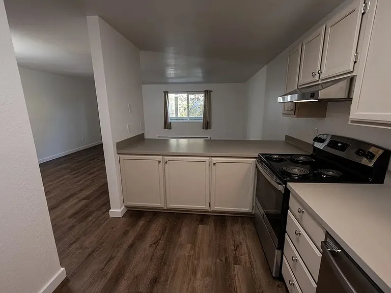 19 Colorado Ave — Photo 3