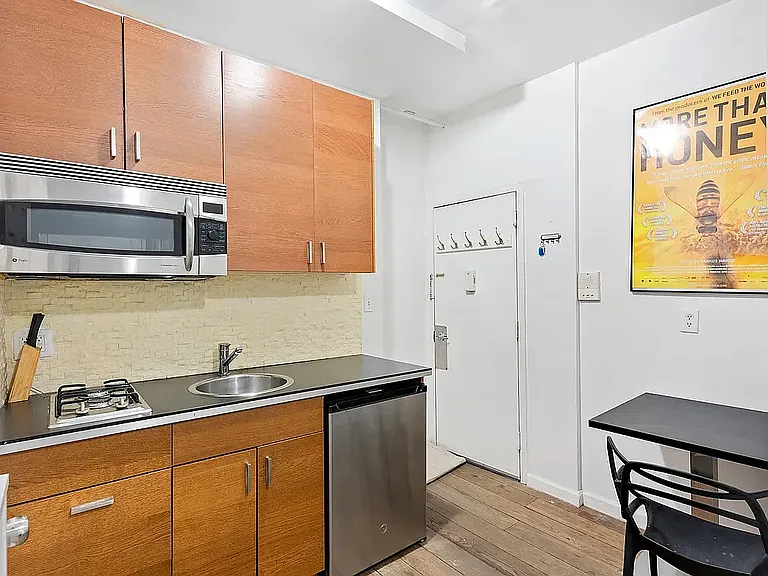 196 Elizabeth St #12 — Photo 3