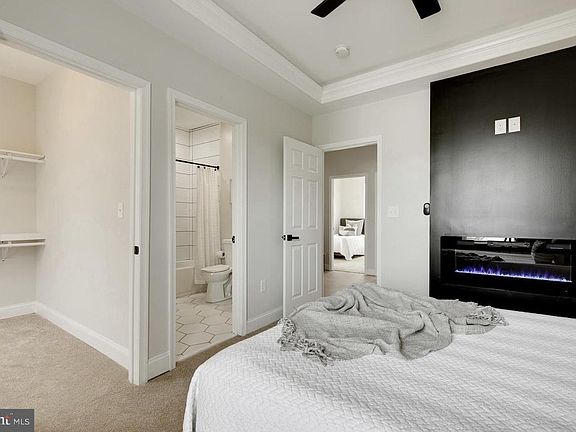 5th image of 3710 Oakmont Ave