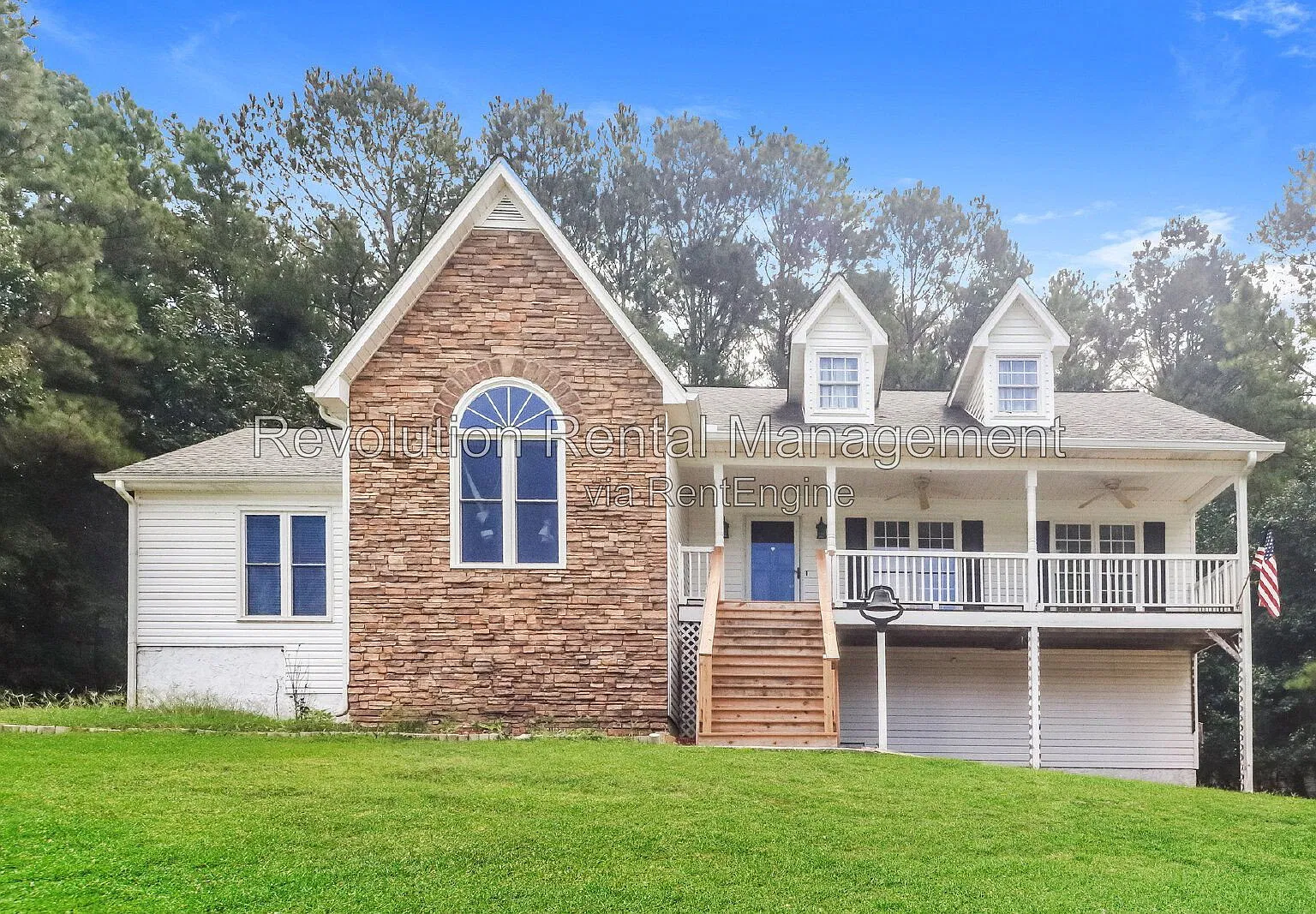 3 bed, 3.0 bath, 1700 sqft, $2,100 — Photo 1
