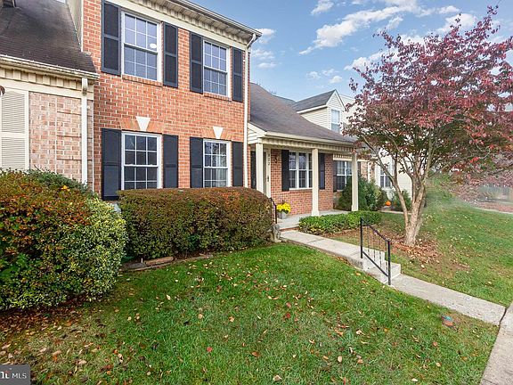 3rd image of 822 Marcie Ct