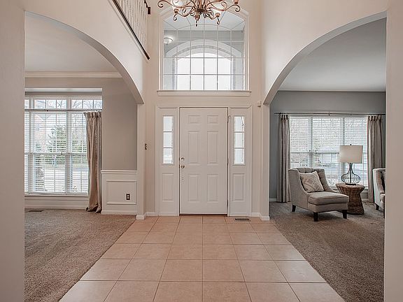 3rd image of 17648 Gardenview Manor Cir
