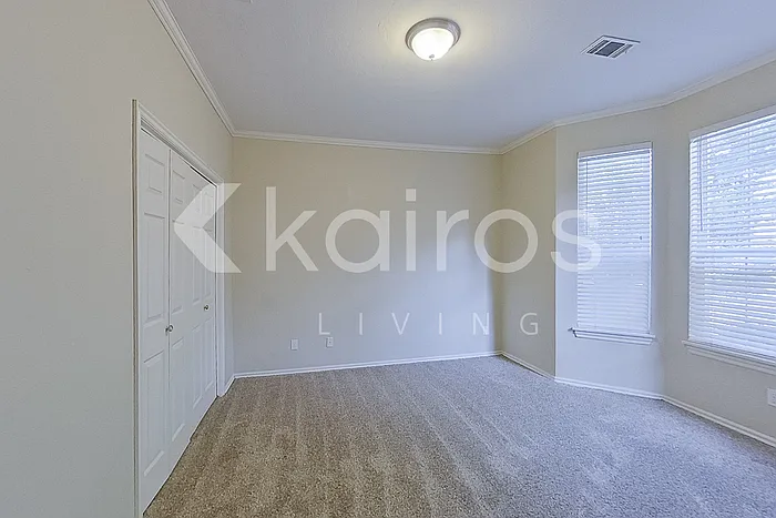 3 bed, 2.0 bath, 2126 sqft, $2,045 — Photo 4