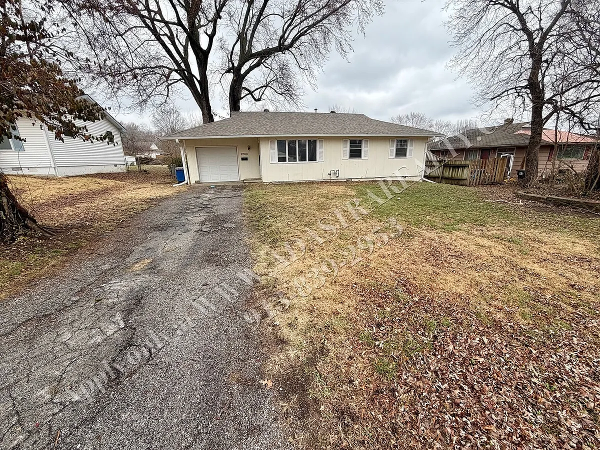 Building Photo - 9706 E 65th Ter