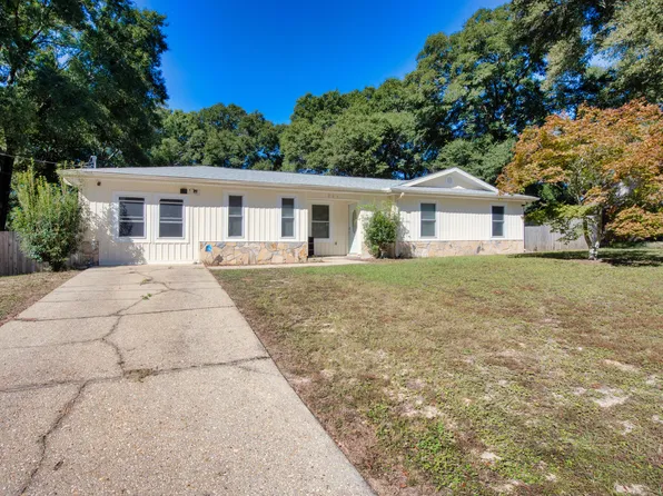226 Springwood Cir, Crestview, FL 32536