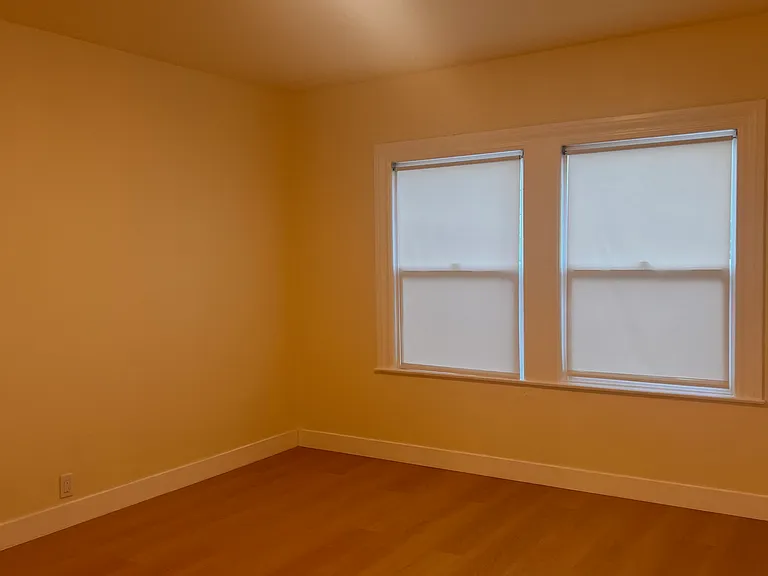 126 Margaret Ave — Photo 29