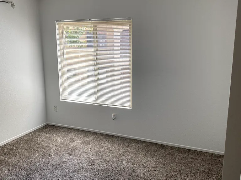 10702 Dabney Dr — Photo 8