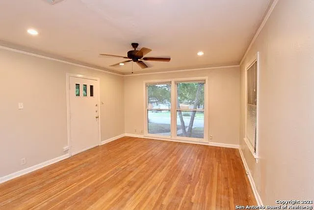 3 bed, 1096 sqft, $1,795 — Photo 4