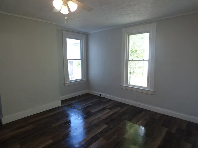 406 Grove St — Photo 22