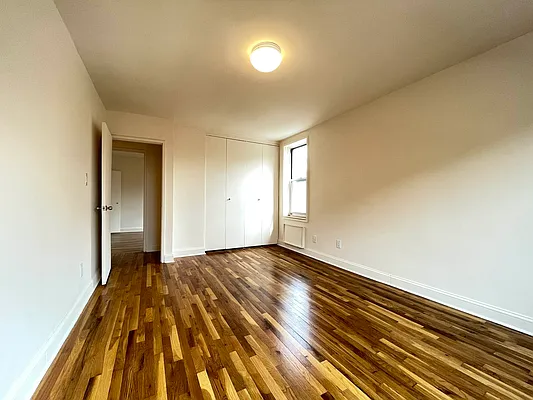 Rented by Kew Forest Realty Inc | media 7