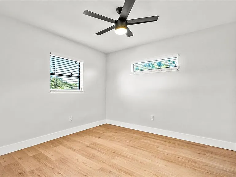 300 S Nimbus Ave #6 — Photo 9
