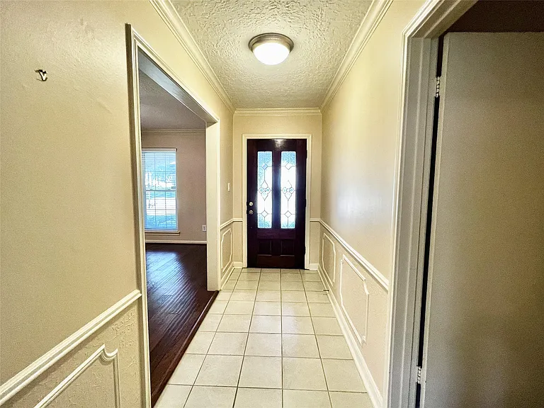 13935 Saint Marys Ln — Photo 3