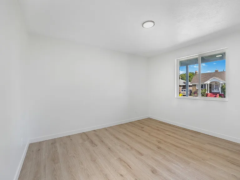 288 E Downington Ave — Photo 9