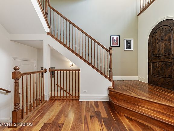 5th image of 144 W Quincy St #144