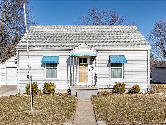 2nd image of 214 Main St