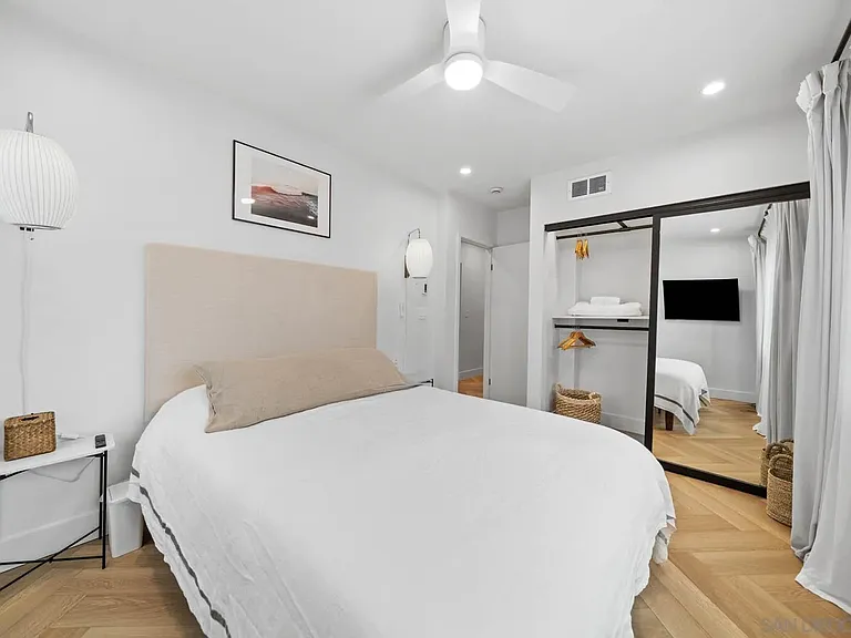 7374 Bishops Ln — Photo 23