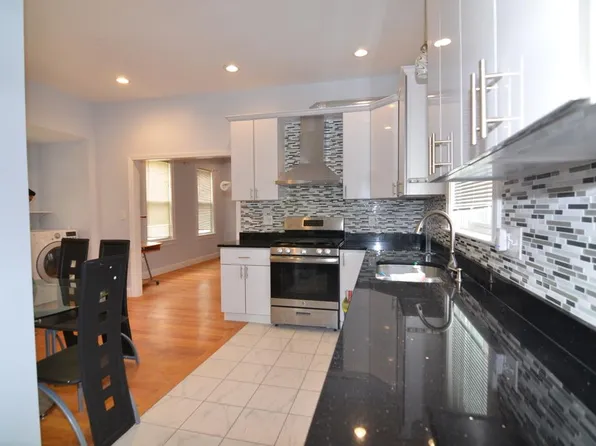 54 Botolph St #1, Quincy, MA 02171