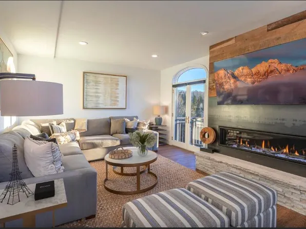 135 San Joaquin Rd APT 412, Mountain Village, CO 81435