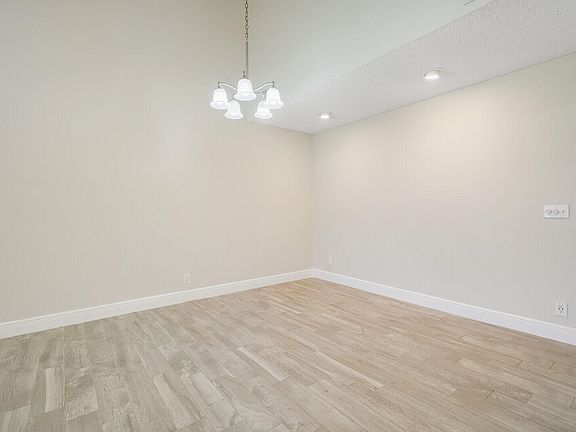 5th image of 20847 BOCA RIDGE Drive N