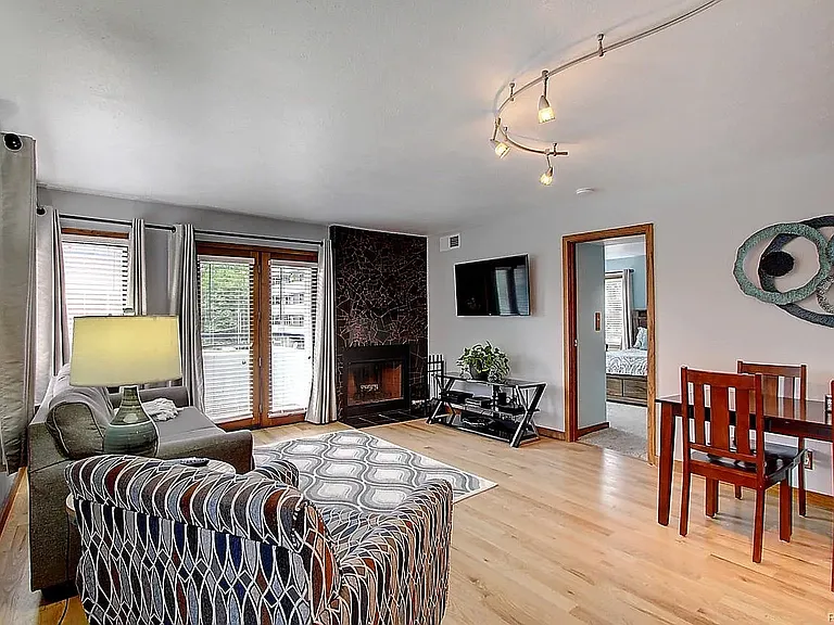 704 N Pearl St #209F — Photo 11