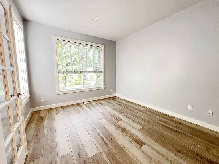 21425 SE 1st Pl — Photo 9