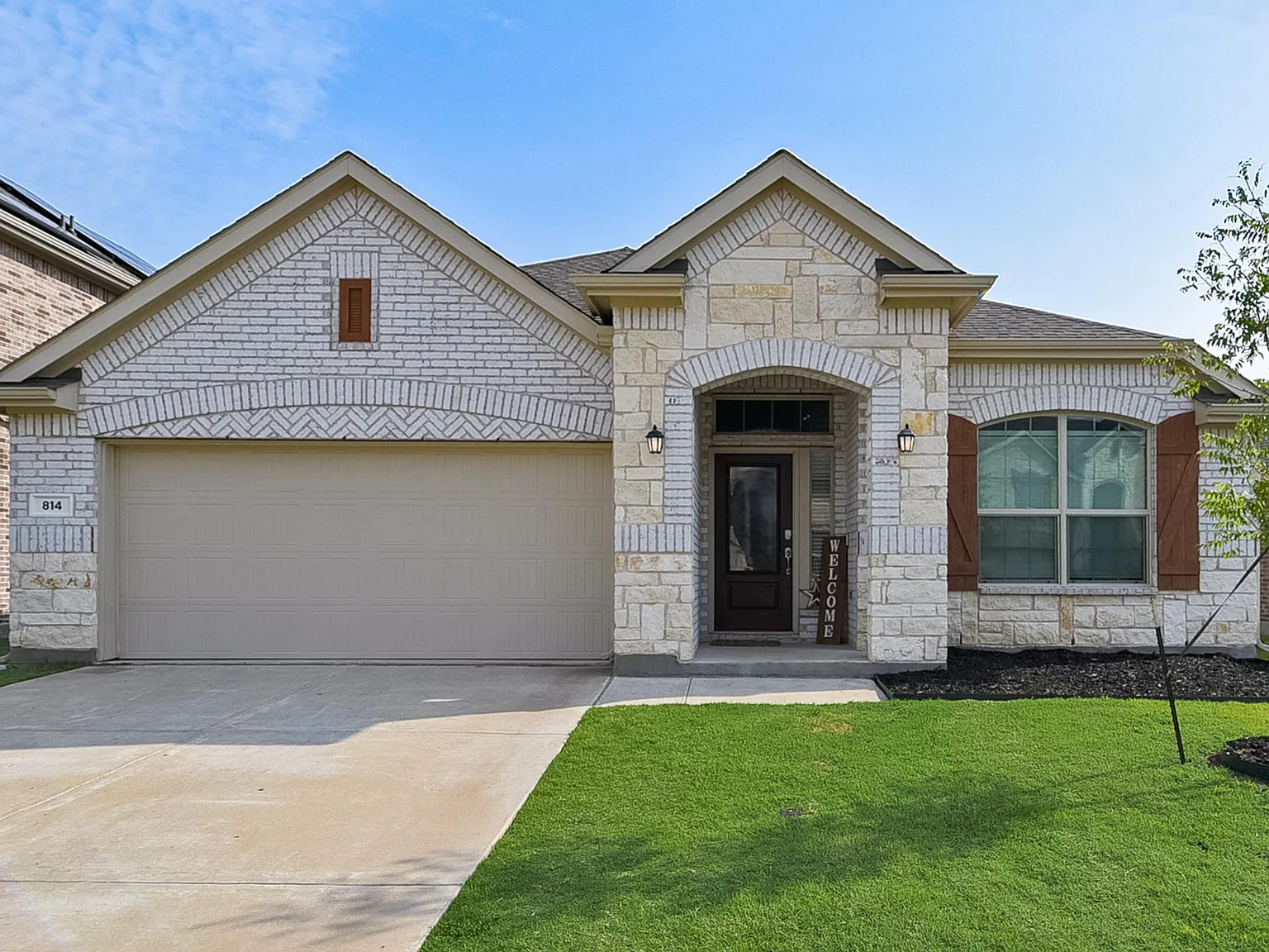 3 bed, 2067 sqft, $2,100 — Photo 1