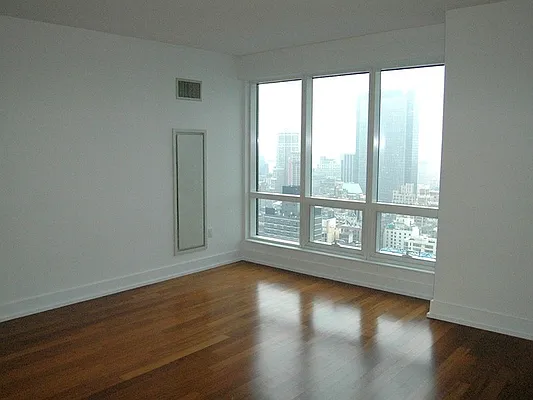 Rented by Sotheby's International Realty | media 34