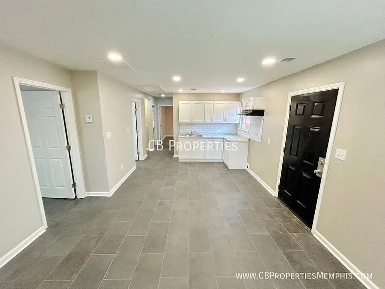 2967 Forest Ave — Photo 2