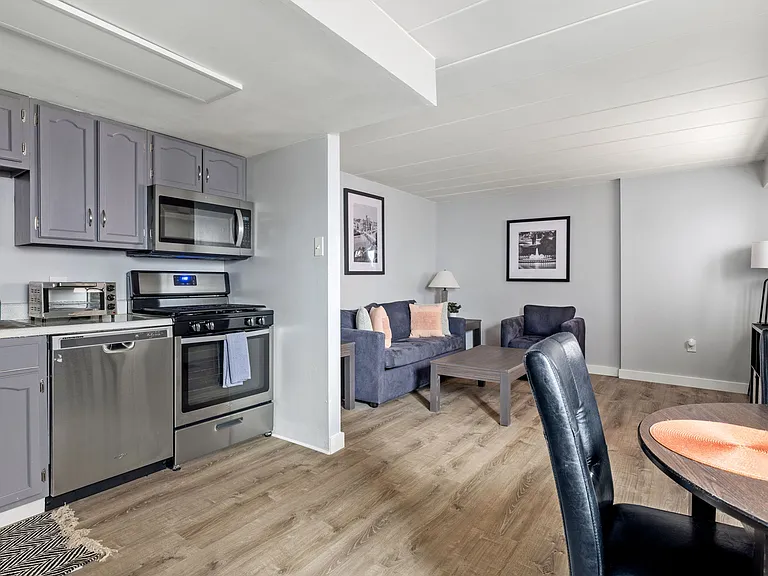 1115 Mary Ann St #2 — Photo 17