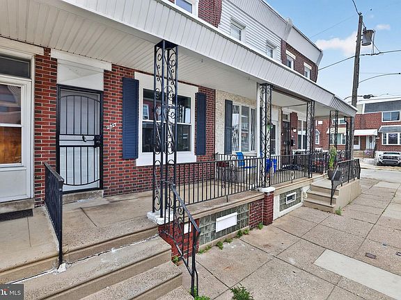 3rd image of 2827 Wilmot St