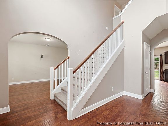 3rd image of 3513 Castlefield Ln