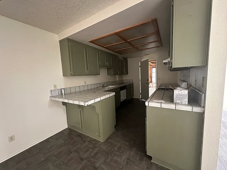 16086 Green Hill Dr #B — Photo 6