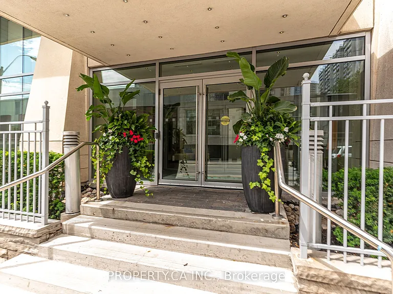 500 Sherbourne St #3404 — Photo 38