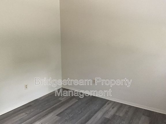 4th image of 3015-1D Idlewilde Blvd
