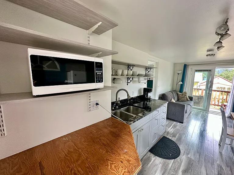 426 3rd Ave — Photo 3