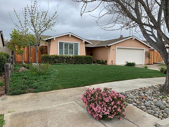 3rd image of 2914 Rossmore Ln