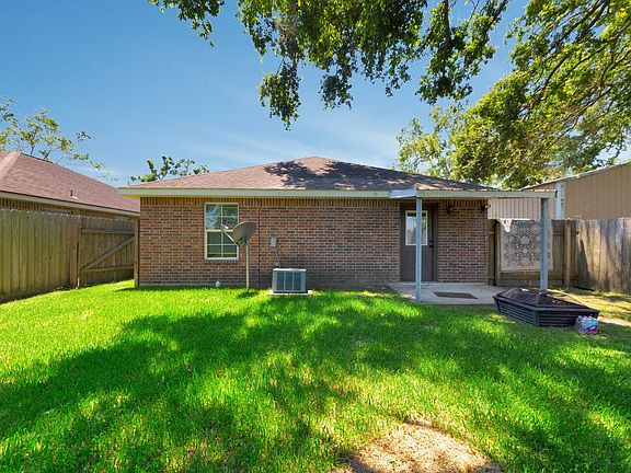 3rd image of 4509 Sale Ln