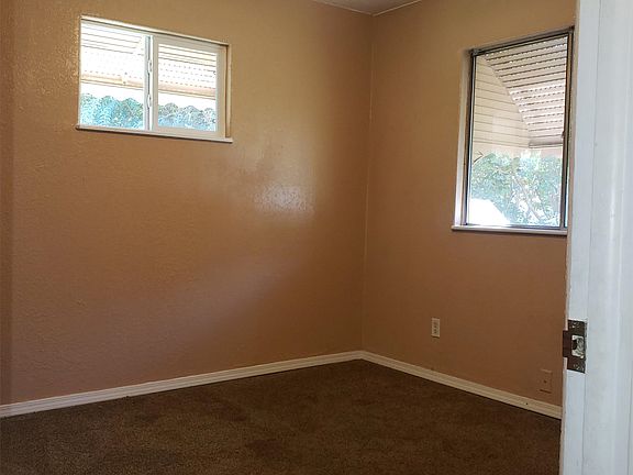 5th image of 1367 N 77th Ave E