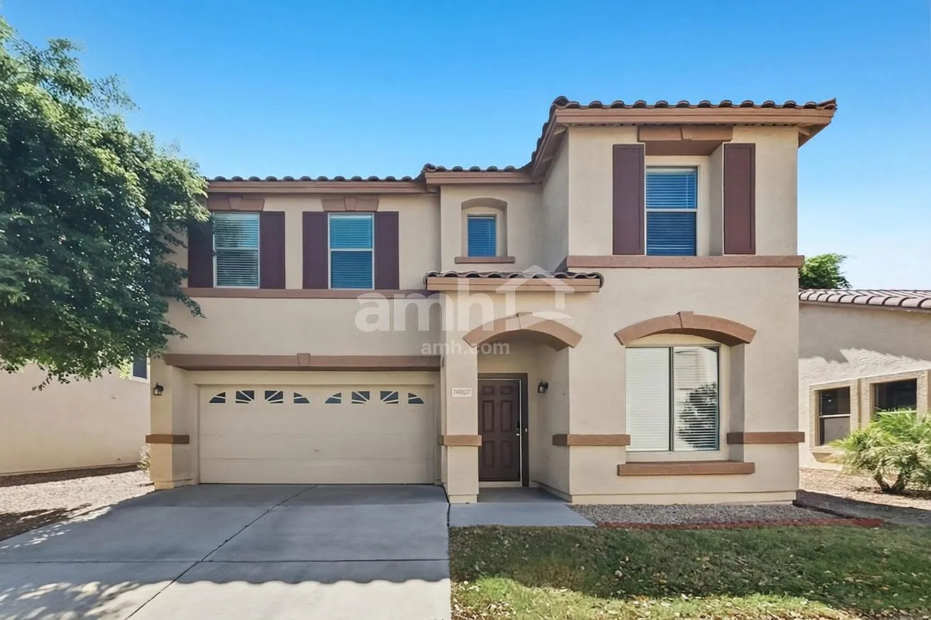 4 bed, 2.5 bath, 2380 sqft, $2,180 — Photo 1