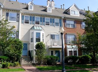 10 Cedar St, Jersey City, NJ 07305