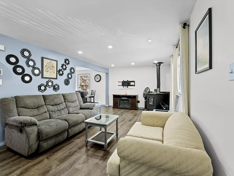 3528 Peak Dr — Photo 3