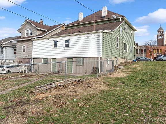 3rd image of 111 Grove Ave #109