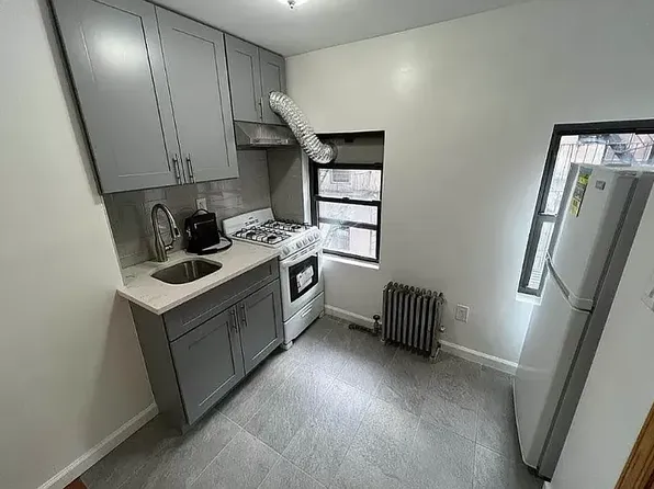 169 Hester St #8R, New York, NY 10013