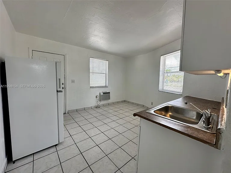 701 NW 7th Ave #1 — Photo 4